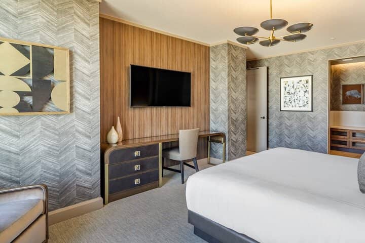 Room 17 of 70