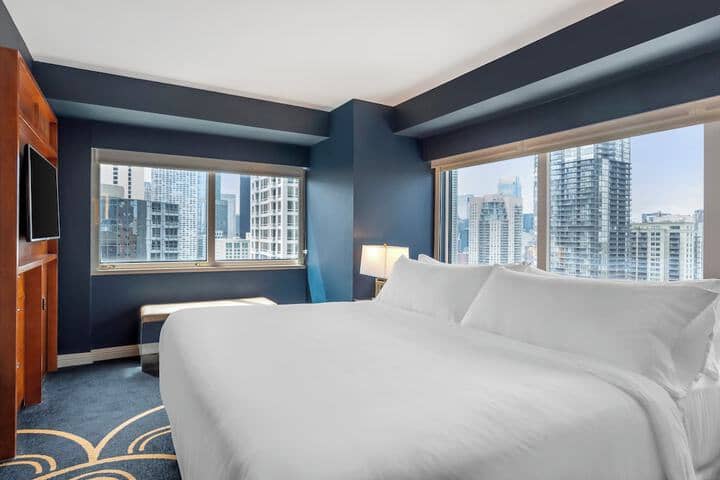 Room 10 of 42