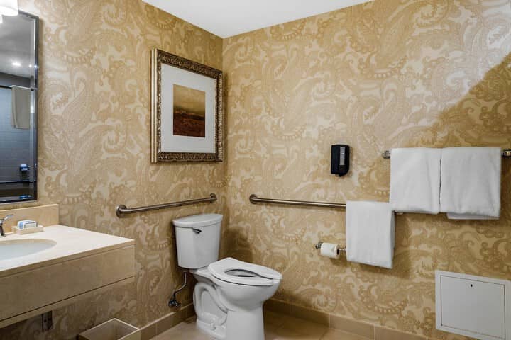 Room 103 of 187