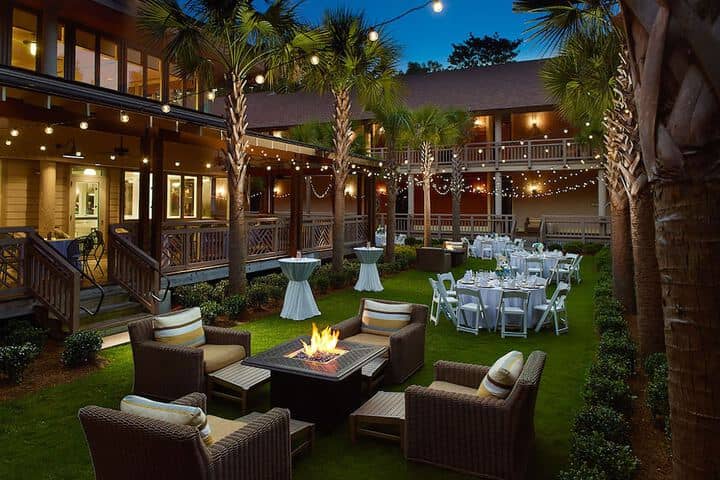 Hotel Exterior 75 of 97