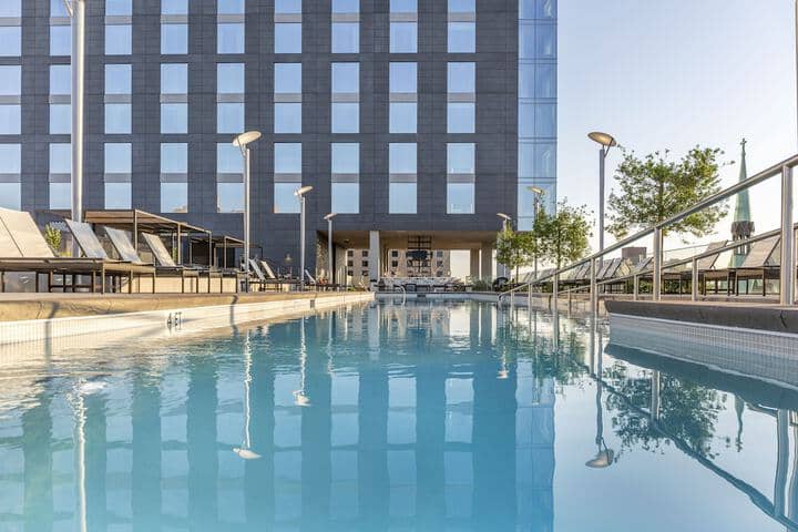 Pool 52 of 133