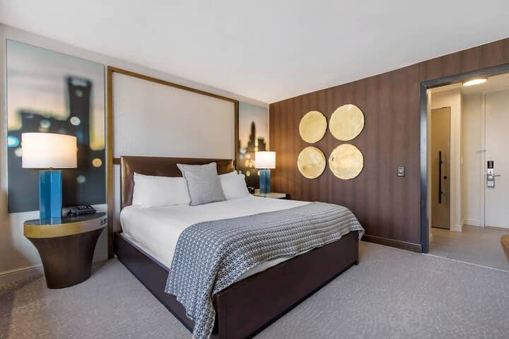 Room 15 of 109