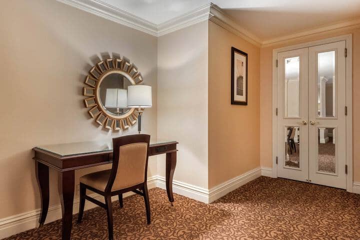 Room 27 of 113
