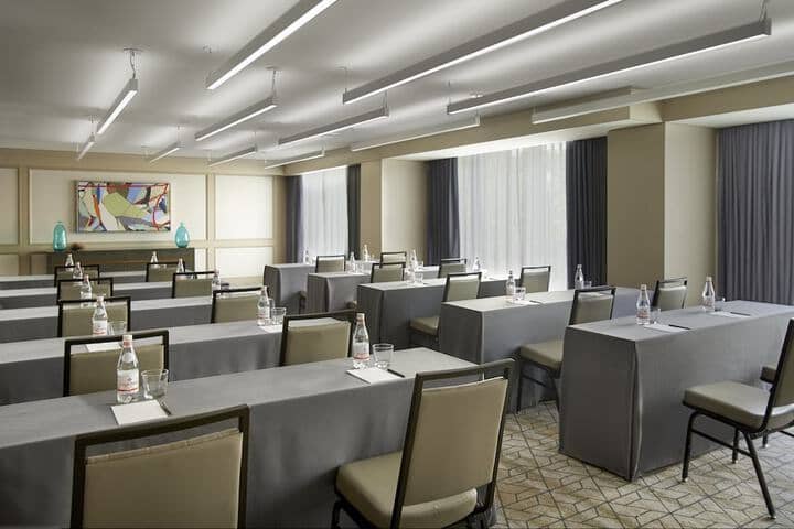 Business Center 179 of 187