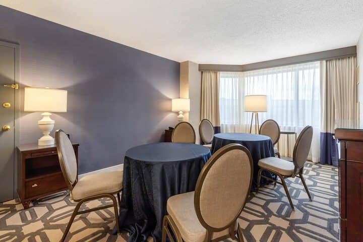 Room 4 of 86