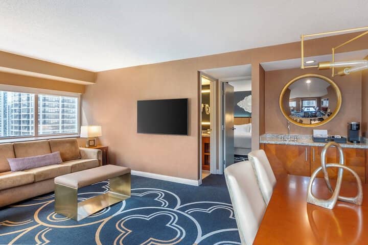 Room 4 of 42