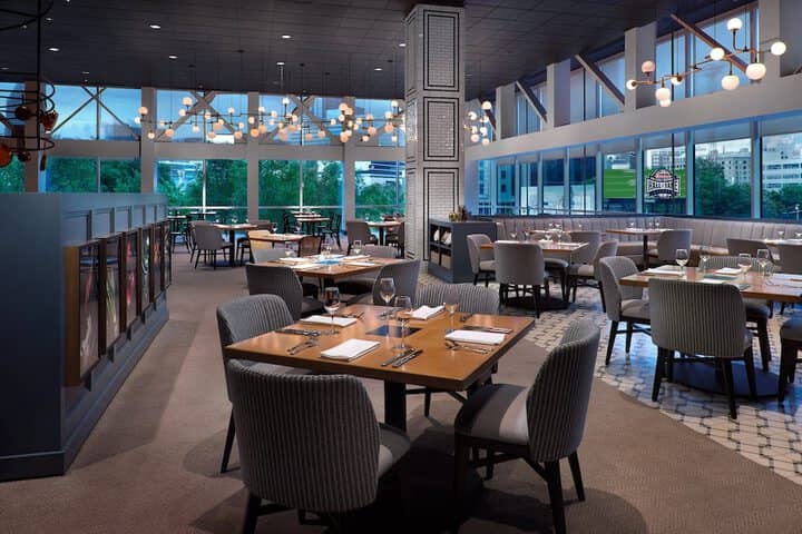 Dining 76 of 100