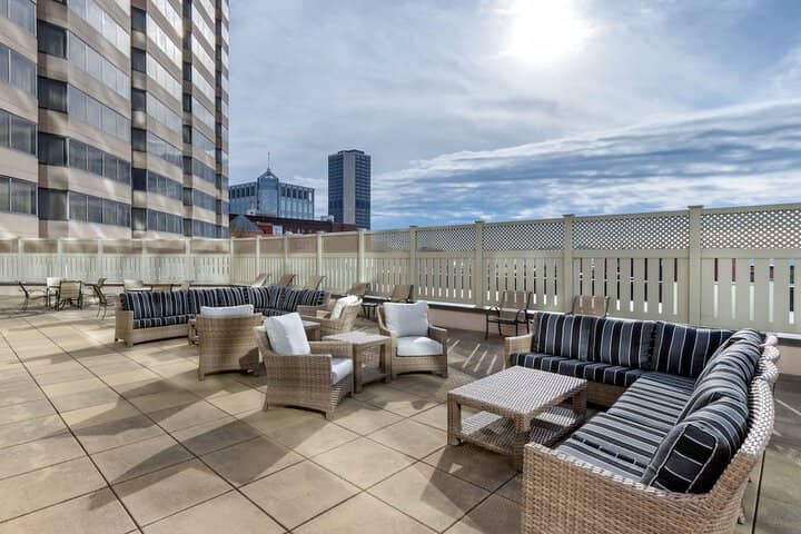 Sundeck 76 of 86