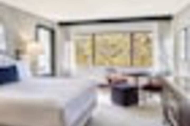 Room 14 of 153