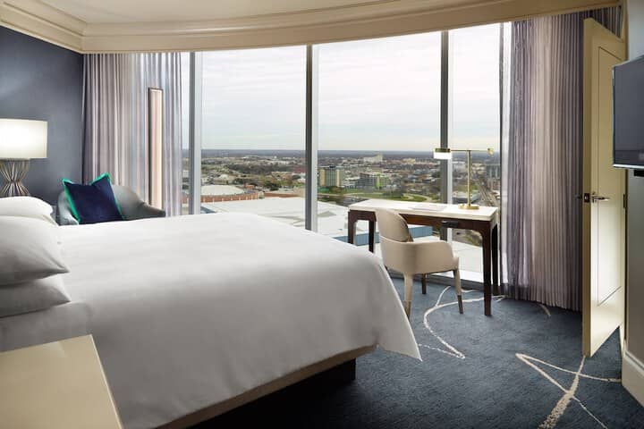 Room 27 of 161