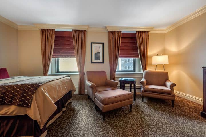 Room 8 of 113