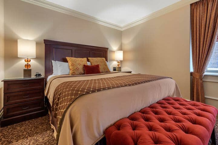 Room 43 of 113