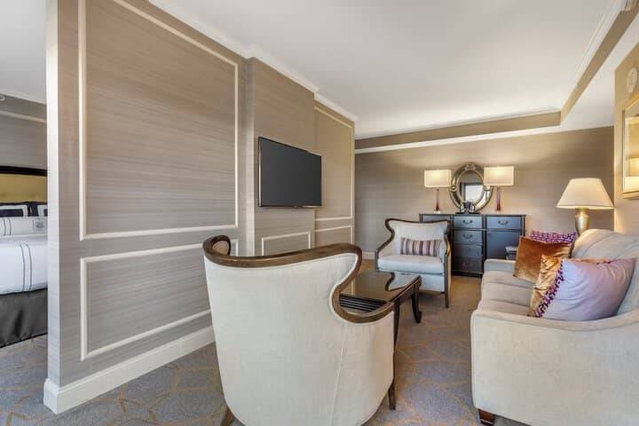 Room 29 of 143