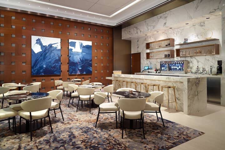 Lounge 62 of 85