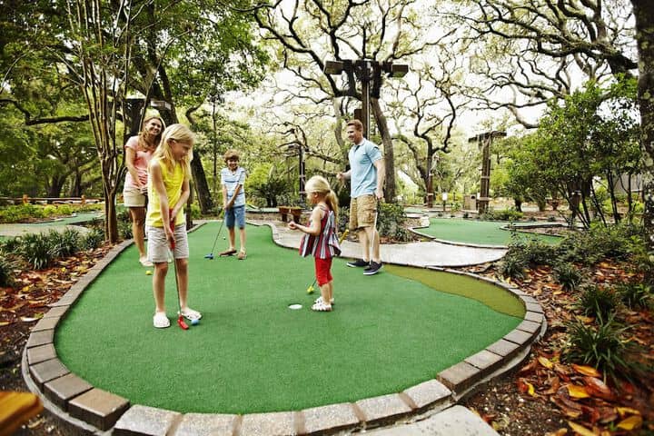 Mini-golf