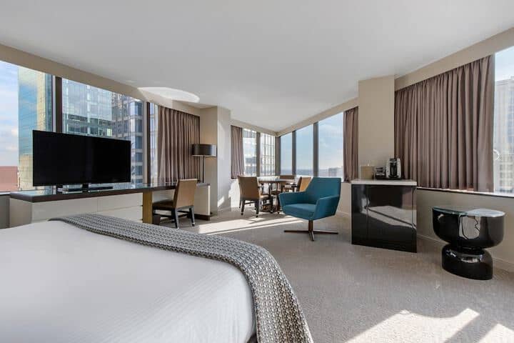 Room 33 of 109