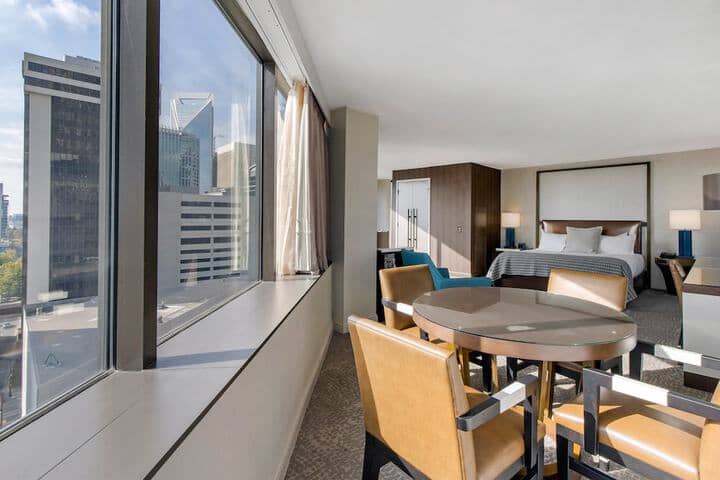 Room 53 of 109