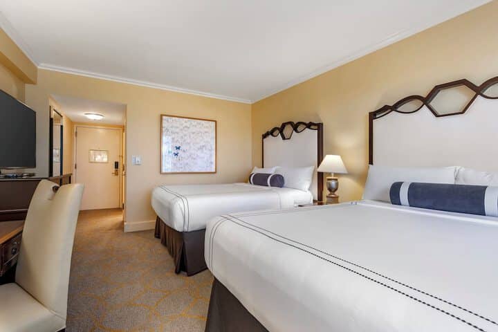 Room 35 of 143