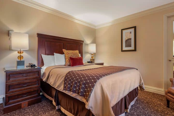 Room 10 of 113