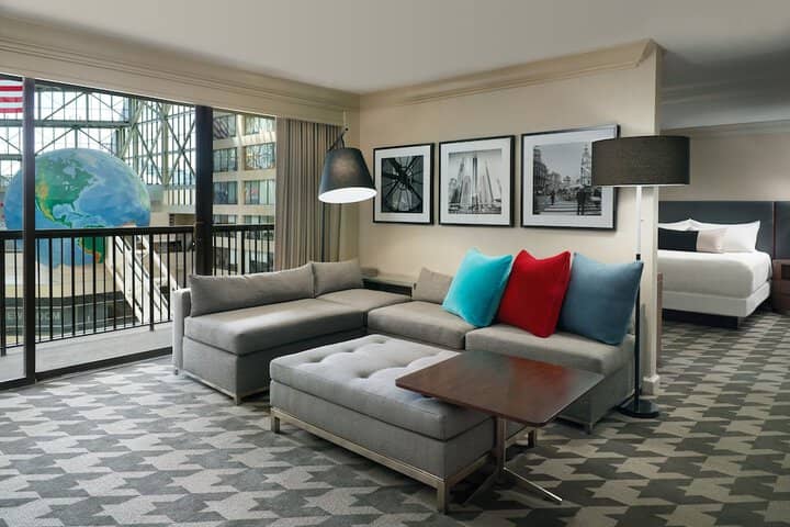 Room 42 of 100