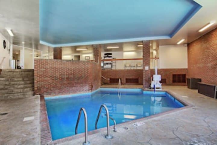 Pool 103 of 153