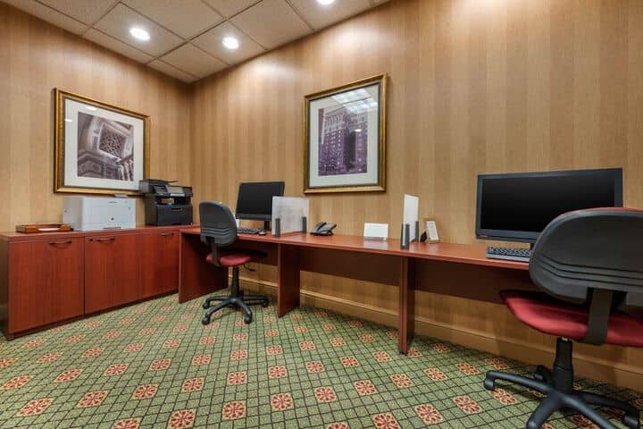 Business Center 109 of 113