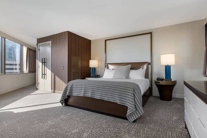 Room 28 of 109